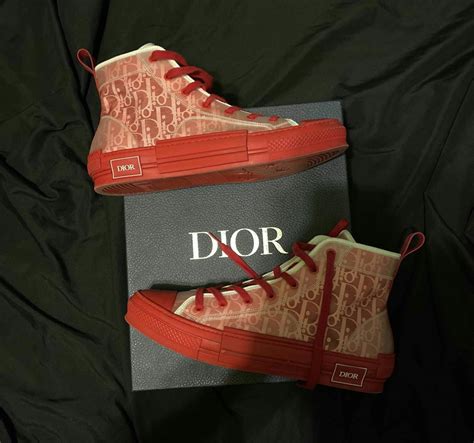 red Dior b30